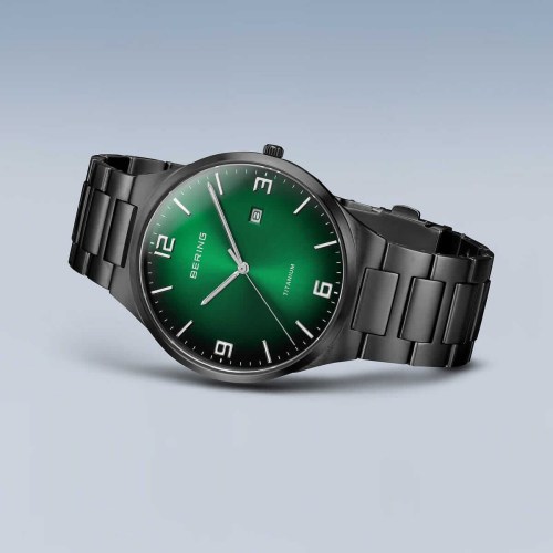 Мъжки часовник Bering Titanium 15240-728