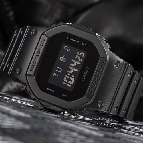 Мъжки часовник Casio G-Shock DW-5600BB-1ER