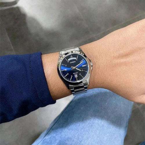 Мъжки часовник Casio MTP-1370D-2A2VDF